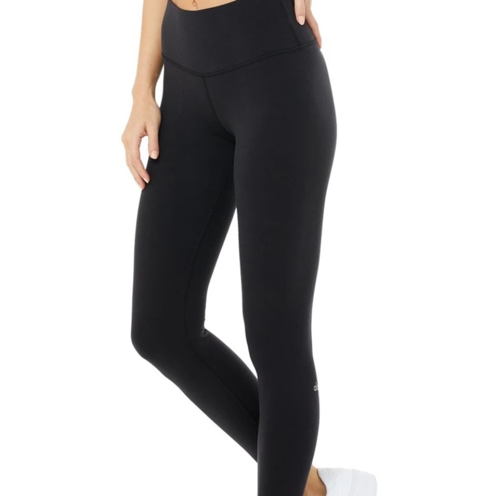 NEVER WORN ALO YOGA LEGGING -SMALL (was too small for me)